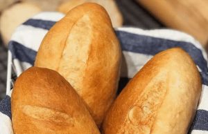 5 groups of people need to avoid eating bread